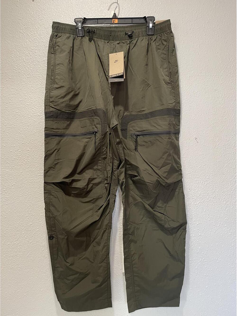Nike Men's Olive Green Cargo Pants Size L